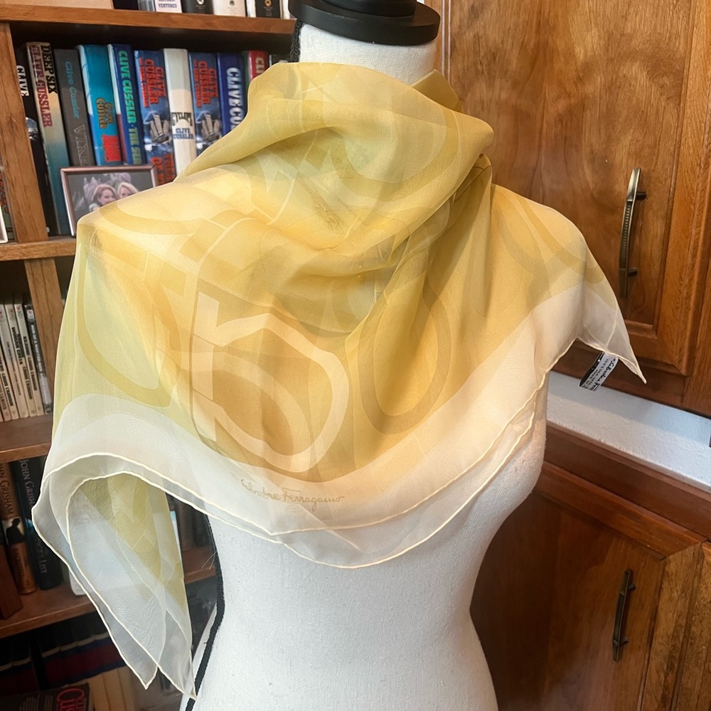 Salvatore Ferragamo 💯 silk Scarf